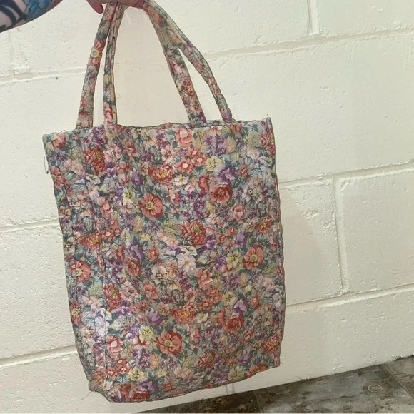 Women’s Vintage Grandma  Cottagecore Floral Print Handmade Hand-Knit Tote Bag - Picture 4 of 12